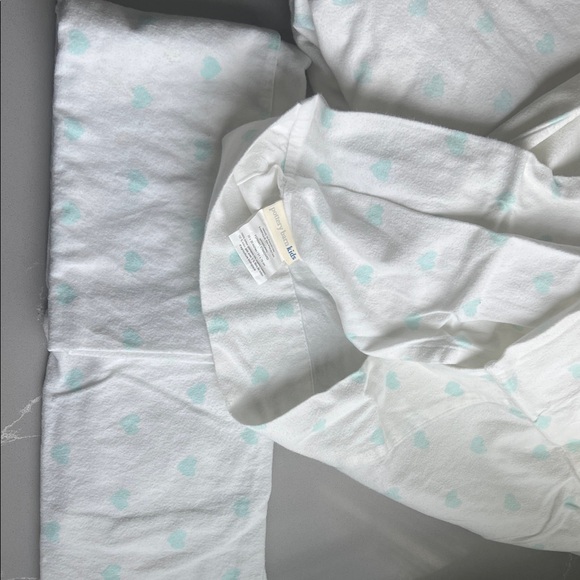 Pottery Barn Kids Flannel Sheet Set / Queen Set - White and Pale Blue - Picture 4 of 6